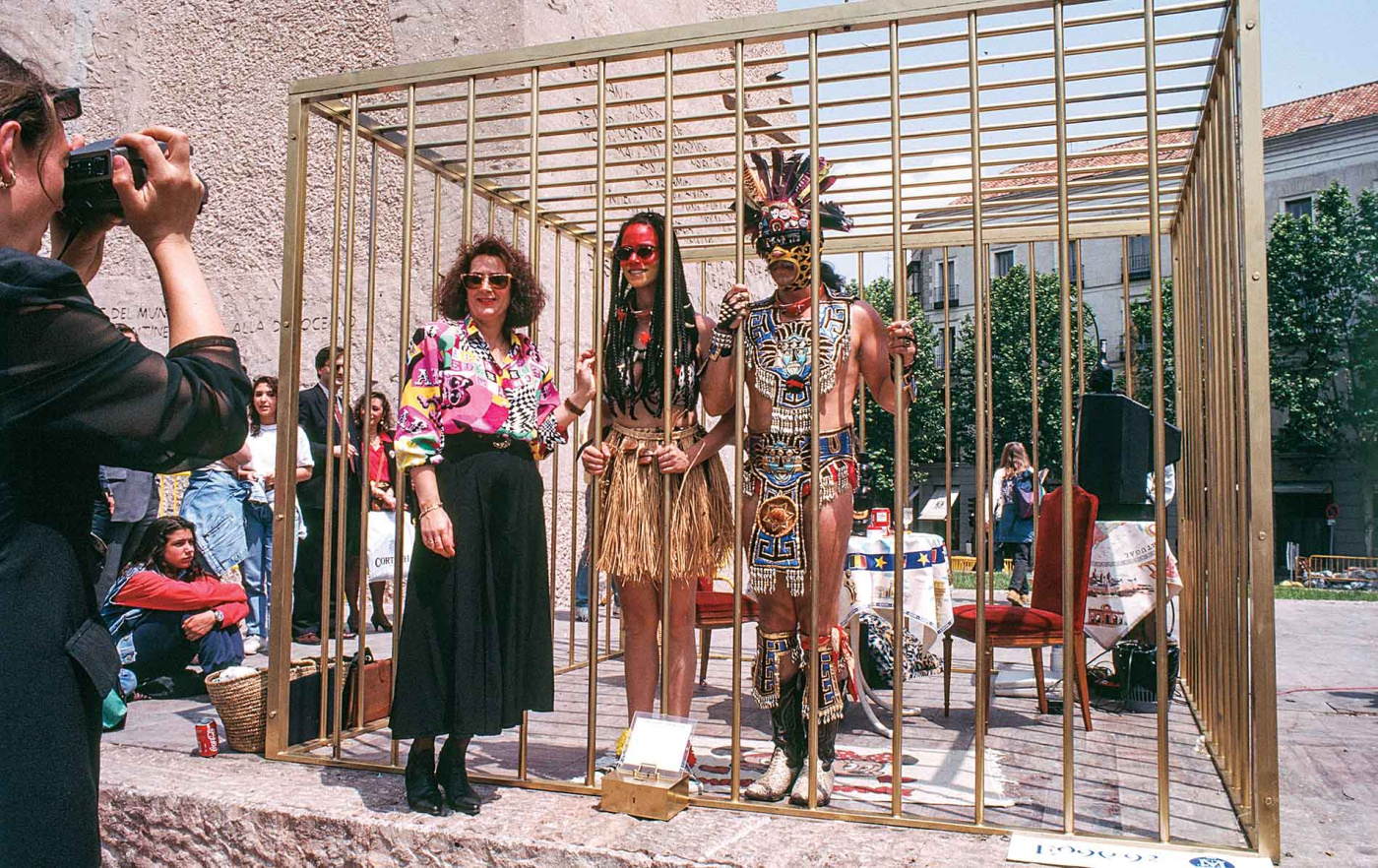 Fusco with G&oacute;mez-Pe&ntilde;a as fictional members of the &ldquo;Guatinaui&rdquo; tribe, in Madrid in 1992. 