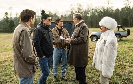 Image of Gabriel Olds, Michael Showalter &rsquo;92, Andrew Garfield, Vincent D&rsquo;Onofrio, and Jessica Chastain on the set of The Eyes of Tammy Faye.