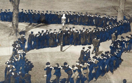 MA&rsquo;19 Classes Opener Camp Bruno Snake Dance 