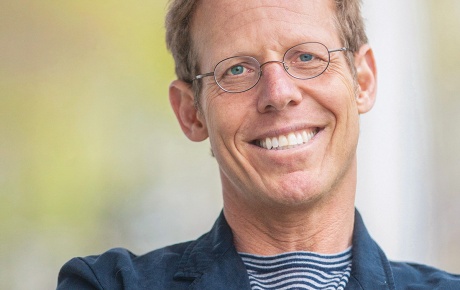 Photo of Tony Horowtiz &rsquo;80 Puliter Prize winning author Farewell